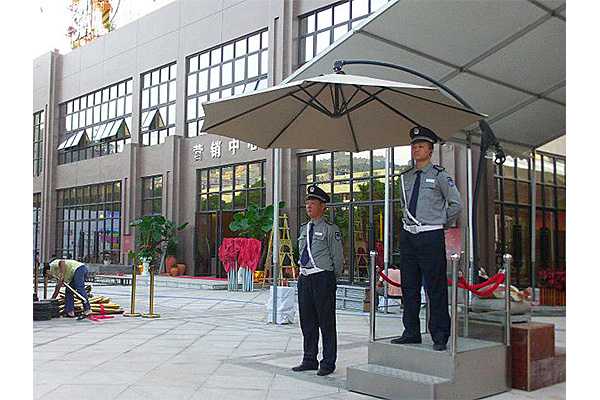 门卫执勤服务